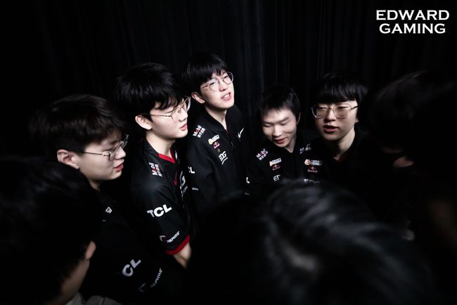 白色等中国 白色等中国